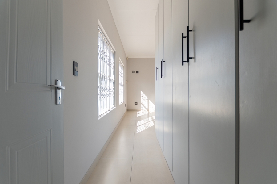 4 Bedroom Property for Sale in Country Club Western Cape